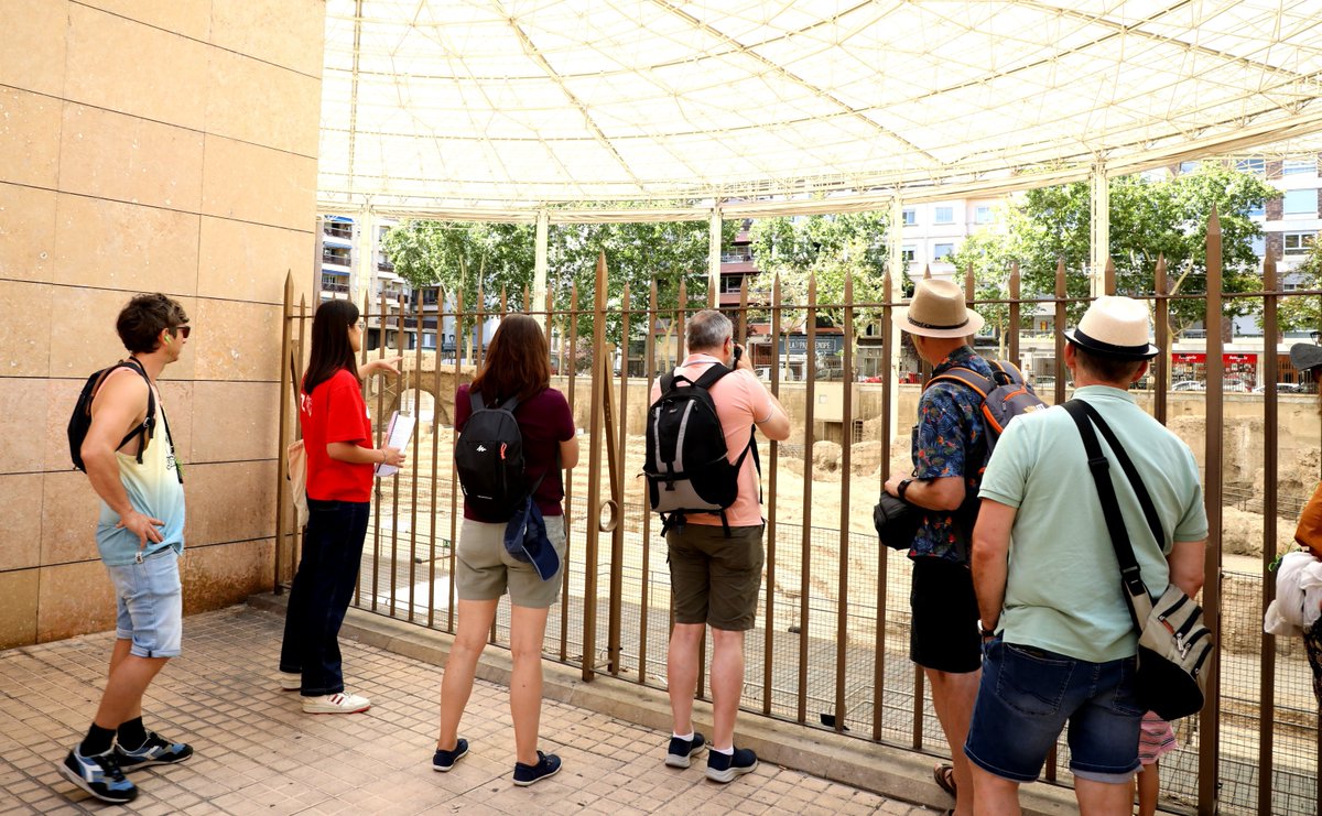 📣 El próximo 27 de septiembre se celebra el Día Mundial del Turismo 🌏

Para celebrarlo, este fin de semana ofrecemos varias visitas con promo especial de 2 x 1 ¡Acompáñanos 😉!

Más info 👉 bit.ly/ZGZDMT2024

#ZGZtequiere #DiaMundialTurismo #DMT2024