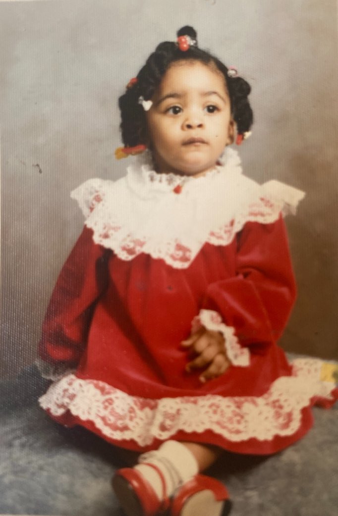 MissKween's tweet image. This lil girl is 39 years old today! 🥂happy birthday 🎂 🎁 🎉 to me!