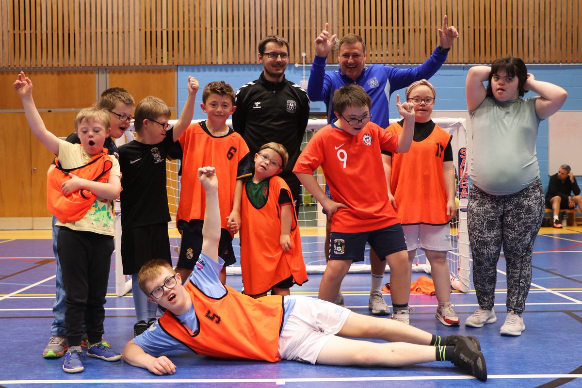SBitC_CCFC's tweet photo. Our DS team are looking for a friendly against you 🙏🏼😃⚽️

Any Down Syndrome teams around the Midlands that would be interested in a fun, non-competitive friendly with this lovely bunch, please get in touch 👏🏼🩵

➡️ If anyone would be interested in joining our disability teams, please see below:
🗓️ MONDAYS: 5.30-6.30PM (DS)
📍 Hereward College (indoor)
🗓️ WEDS: 5-6PM (PAN disability)
📍 President Kennedy School (outdoor)

📧 craig.jones@sbitc.org.uk
☎️ 02476 786 349

@Coventry_City #PUSB 
#MakingADifference