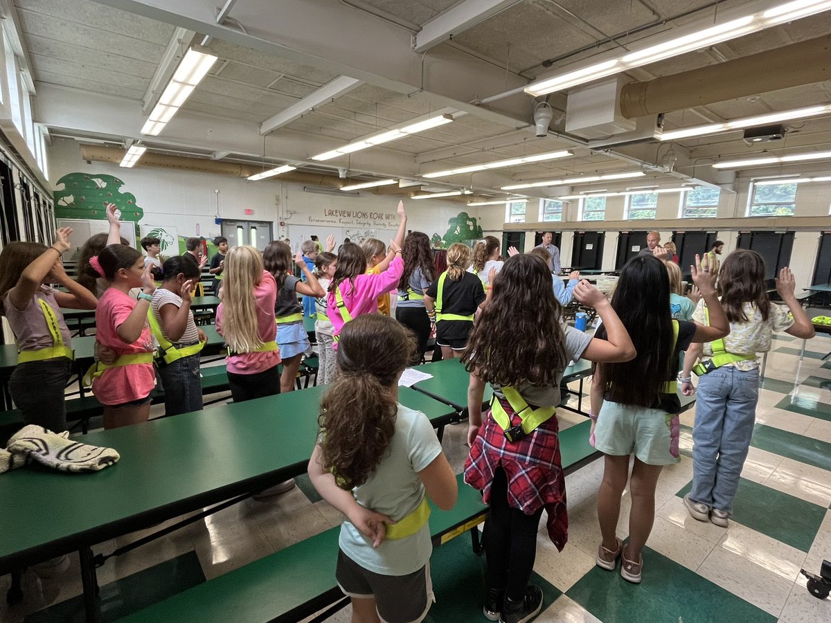 LakeviewCounsel's tweet photo. 1st round of Safety Patrol swear in for the 2024-2025 school year! Leaders helping others make good choices on the bus! #gotLakeviewPRIDE @LVLionsDen https://t.co/Onr3E1rC7b