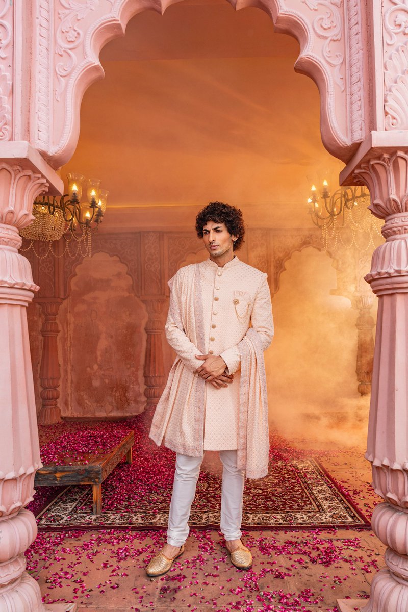 TSwayamvar's tweet photo. Let these styles with an exquisite design leave a lasting impression on your wedding day. Spend the day moving with ease in looks that make you glow. 

Discover exquisite wedding collections in 85 stores across India.

#theswayamvarofficial #ethnicwear #sherwani #weddingseason https://t.co/iCoVeJLVte