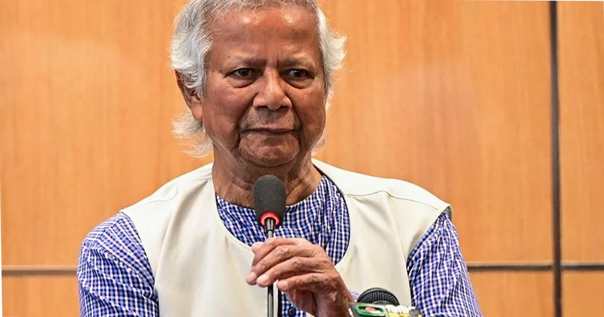 NewsAlgebraIND's tweet photo. BIG NEWS 🚨 Bangladesh STRONGLY protests against HM Amit Shah's remarks on expelling infiltrators living in Jharkhand.

Bangladesh Govt even urged PM Modi to caution his political leaders.

⚡ What should India reply?

Few days back, same people were running India Out Campaign

They shouted "We strongly condemn the highly deplorable statement of Indian leader Amit Shah"

They even handed one protest note to the Deputy High Commissioner of India in Dhaka. What should India do with that letter? 🔥