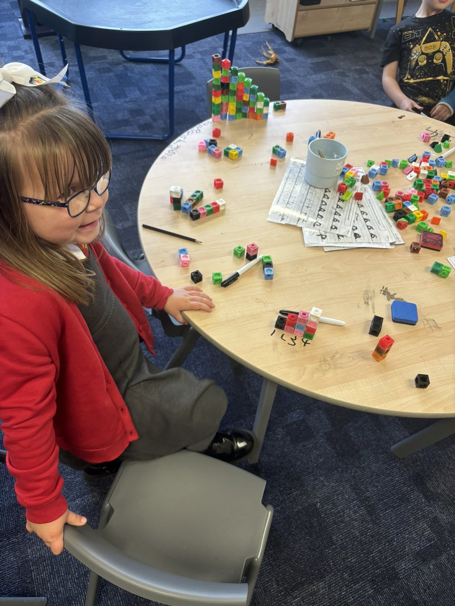 StKennethsRCPS's tweet photo. P1a are consolidating their knowledge of the number sequence from 0-10! We are using cubes to build number towers to help us see the numbers increasing by one. We are also using number lines to help identify missing numbers from a sequence 🧮🧱#StKNumeracy #conceptualnumeracy https://t.co/hBefeX5WX3