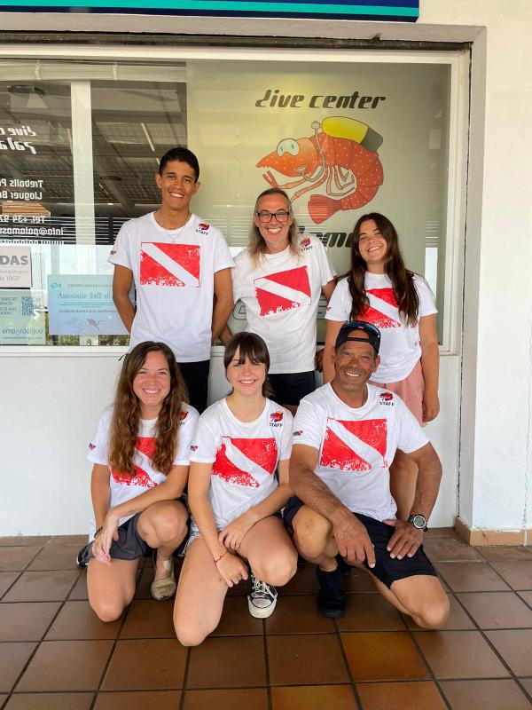 CostaBravaSub's tweet photo. 🐠 Dive center Palamós és un #centredebusseig i escola de busseig, situat al port Marina de #Palamós.
Amb unes vistes immillorables, on el vaixell està situat a 25 mt. de les nostres instal·lacions.

Ofereixen cursos i sortides inoblidables, tant de dia com de nit. https://t.co/6NoIXGdPZb