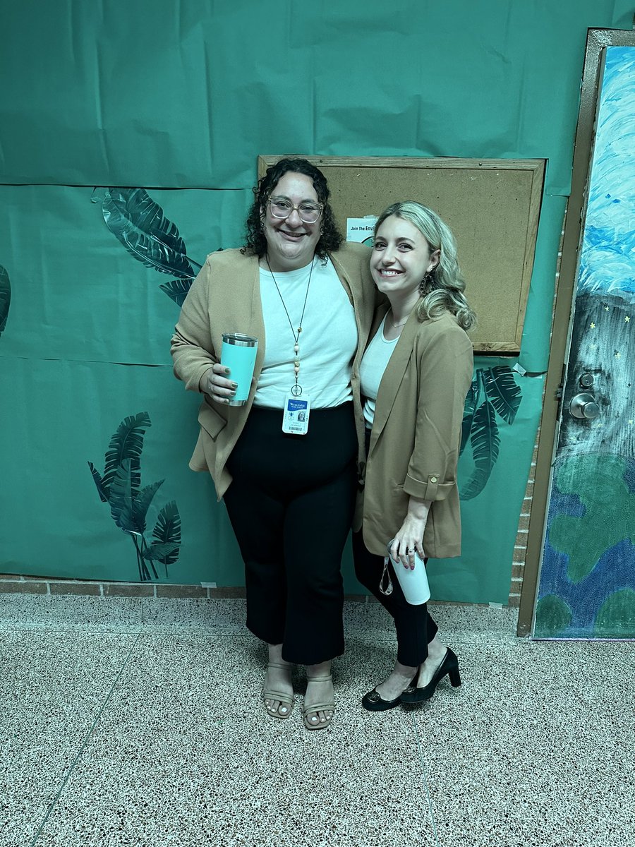 Love celebrating twin day with my soul sister ! <a href="/sravaysman/">sravaysman</a> #WIproud