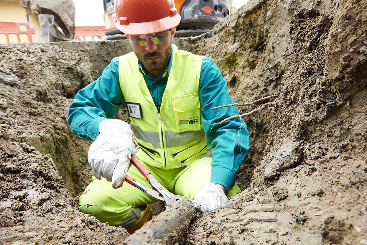 GruppoHera's tweet photo. 🚧 A Vignola (MO), in Via per Campiglio e Via Frignanese, dal 30/9 iniziano i lavori per il rinnovo della rete idrica, a cura del #GruppoHera. Previste modifiche alla viabilità e possibili brevi interruzioni della fornitura del servizio👇
https://t.co/YkRdLqTiE5 https://t.co/9RFt4hs1T3