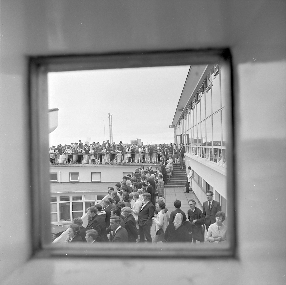 UL_SpecColl's tweet photo. For #WorldTourismDay, here are some photographs of Shannon Airport in the 1970s, taken from the #ShannonDevelopmentArchive which is being catalogued as part of the @wellcometrustfunded New Jerusalems project! #NewTown @ShannonHeritage @ShannonAirport @SNNAirportGroup @AerLingus https://t.co/AMYg1tq7U5