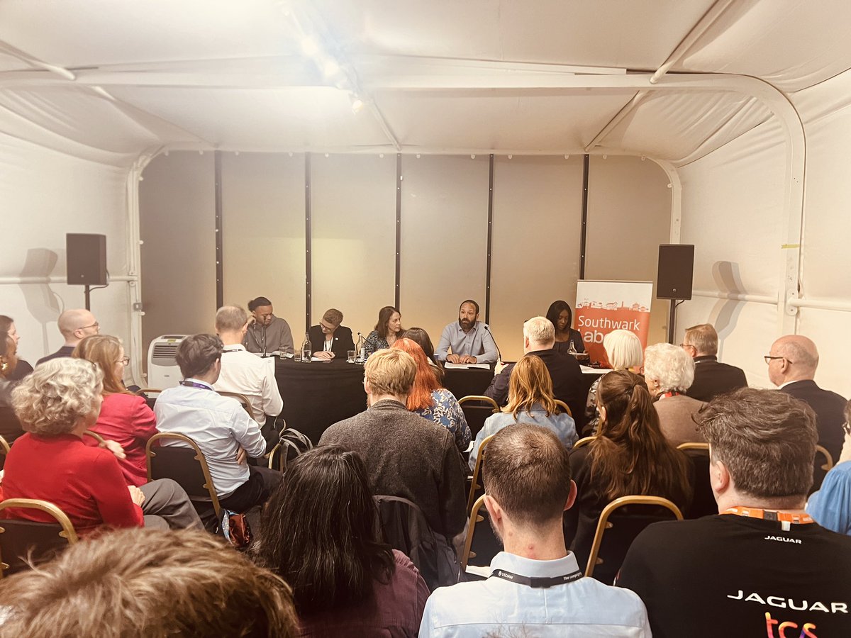 Jasmine_Ali's tweet image. A council house revolution! 

Southwark leader @kieronjwilliams  speaking now at the council housing fringe  #LabourConference2024 

A top panel including @FloEshalomi on council housing and the @SouthwarkLabour led cross party coalition's five solutions for government to secure…