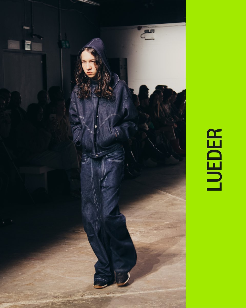 London Fashion Week tweet media