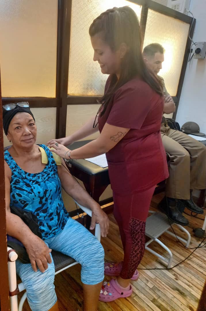 ‼️ Servidores del pueblo‼️🏥🇨🇺

En los hospitales militares de #Cuba la población civil constituye la mayoría de nuestro universo de atención,con un especial enfoque en los adultos mayores.
 
‼️Un ejemplo de compromiso con el bienestar de todos‼️