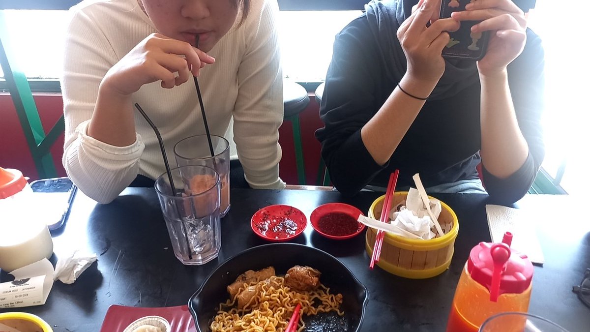 shafira °○ tweet media