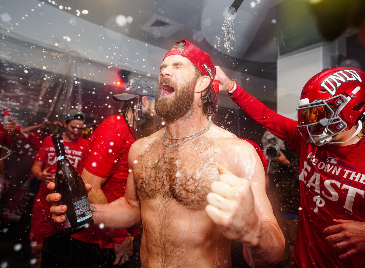 MLB Europe tweet media