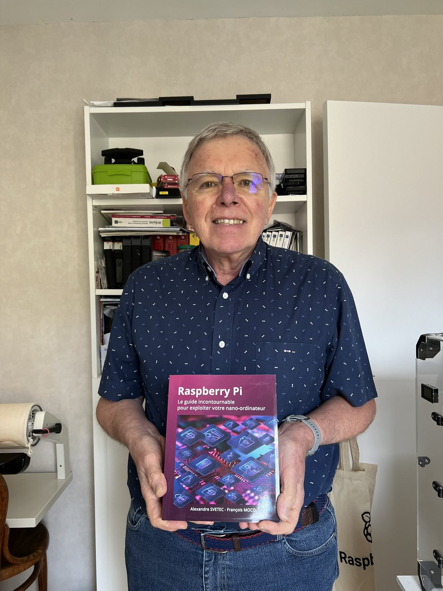 VilasBoasFilipe's tweet photo. François Mocq aka #Framboise314 vient de publier son 9e livre sur #RaspberryPi 
🍇 https://t.co/CeFO6BFjYY https://t.co/i2NTdqtB1p