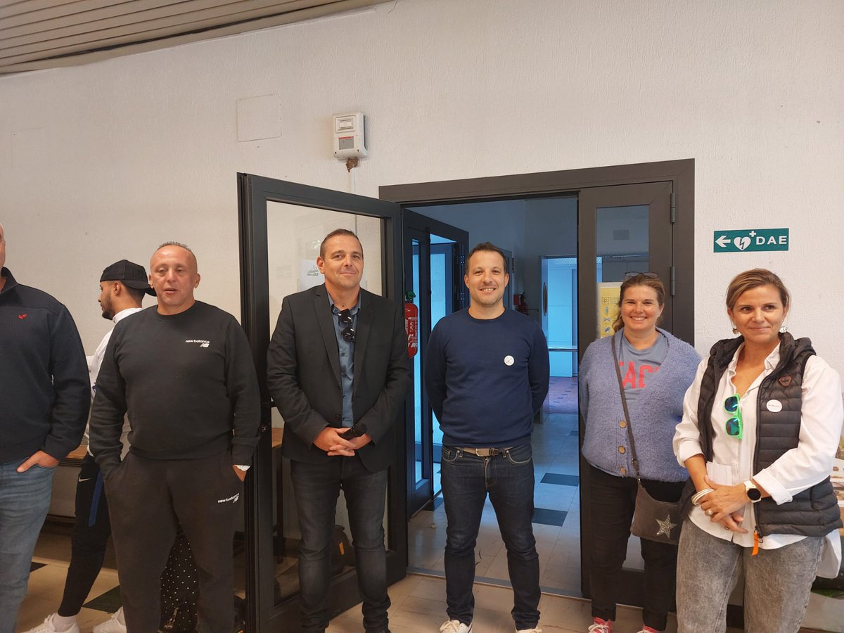 En compagnie de Joël Levi-Valensi, 1er adjoint au maire de la ville de Saint-Cannat ainsi que l'ensemble des partenaires de <a href="/Wepoppins/">Wepoppins</a> : l'association des parents d'élèves, le centre aéré ainsi que le centre sportif pour les jeunes. #ville #startup #partenaire #famille #parents