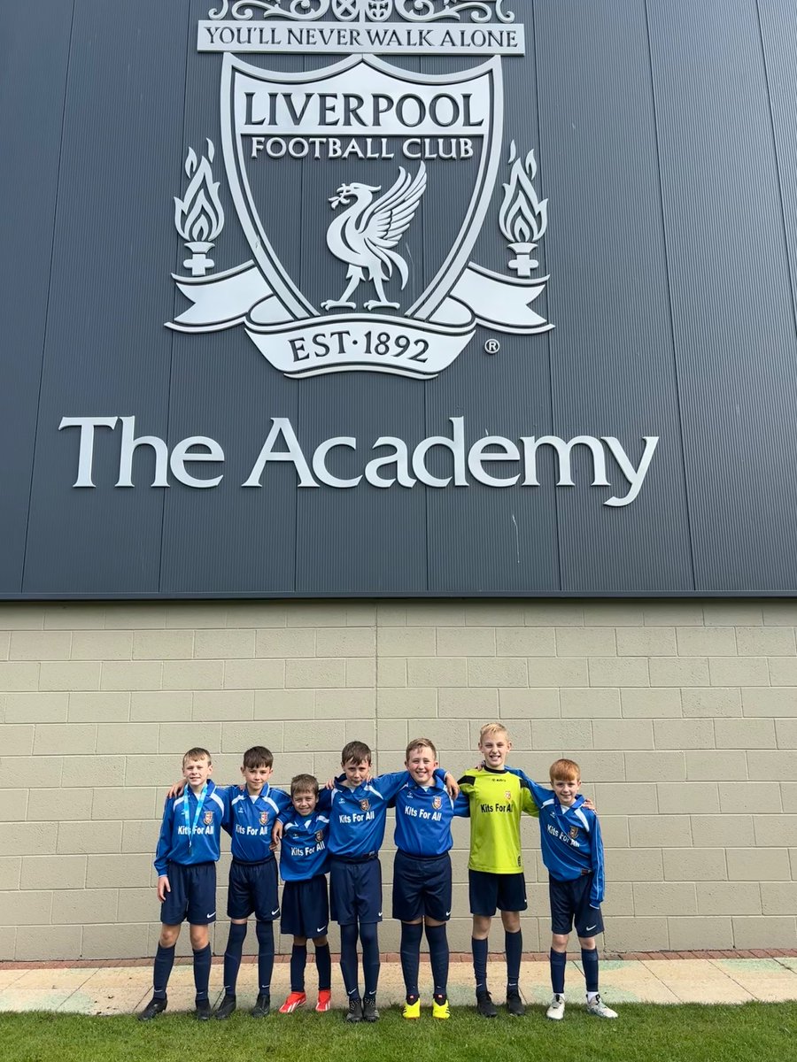 MoorfieldSports's tweet photo. What a great morning with @LFCFoundation @Halton_SG ⚽️ #ambition https://t.co/YxNICf8rYI