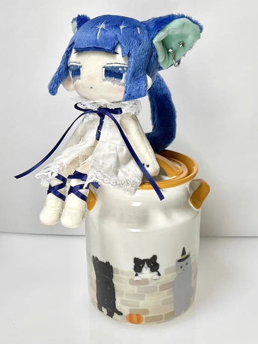 KALDIで見つけた入れ物可愛い キャンディーが入ってる