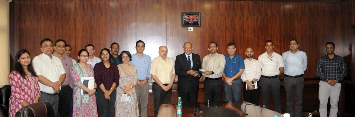 IDSAIndia's tweet photo. DG @IDSAIndia @SujanChinoy moderated a Talk delivered by Dr Prem Mahadevan on “The Politics of Intelligence Success: A Case Study of Israel”. The Talk @IDSAIndia was followed by a lively Q&amp;A session. https://t.co/ywCsq4ml06