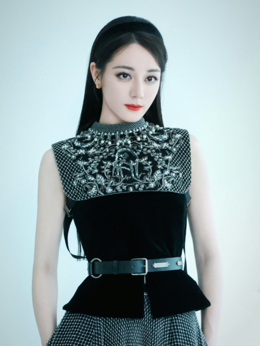 Alice_rb603's tweet photo. #DilrabaXDiorSS25

Dilraba Dior PFW2024
I can’t wait to see Dilraba at the Dior PFW2024!! It is known that Dilraba in the show is the all-black style in the picture！! Looking forward to the appearance of more styles! Let‘s look forward to it together!
#Dilraba https://t.co/IOaXTt8GDK