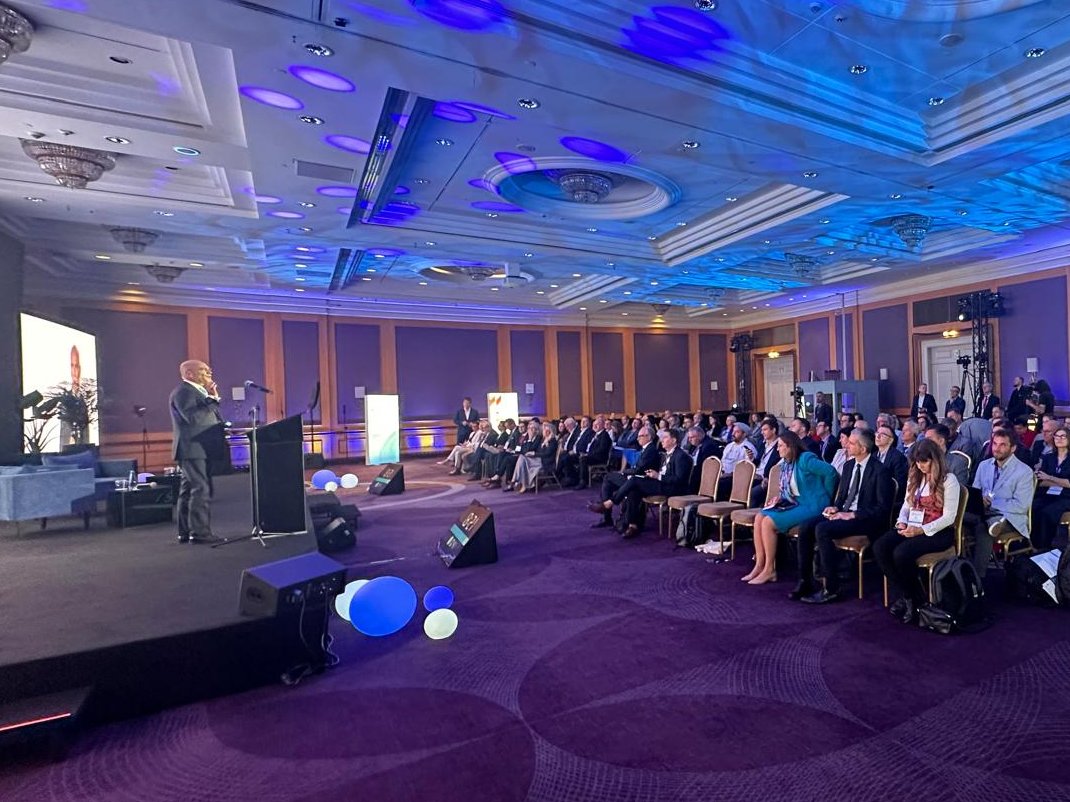 "We continue to push for an ambitious strategic policy that helps us achieve true #WaterResilience in Europe. 

🌊Thanks to Polish stakeholders for your strong support for #EUBlueDeal", said <a href="/pietro_de_lotto/">pietro f de lotto</a> speaking in Warsaw 🇵🇱 at the Blue Deal Congress.