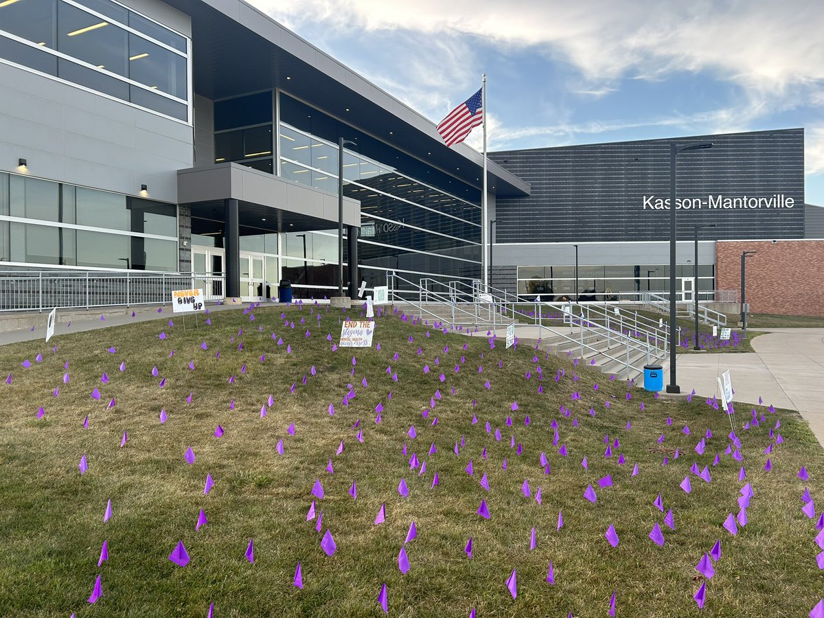 KMKometsHS's tweet photo. KMHS Hope Ambassadors leading a mental health awareness and suicide prevention message with our students this week. It’s ok to not be ok and to ask for help! 💙 https://t.co/i7b6On9VJw