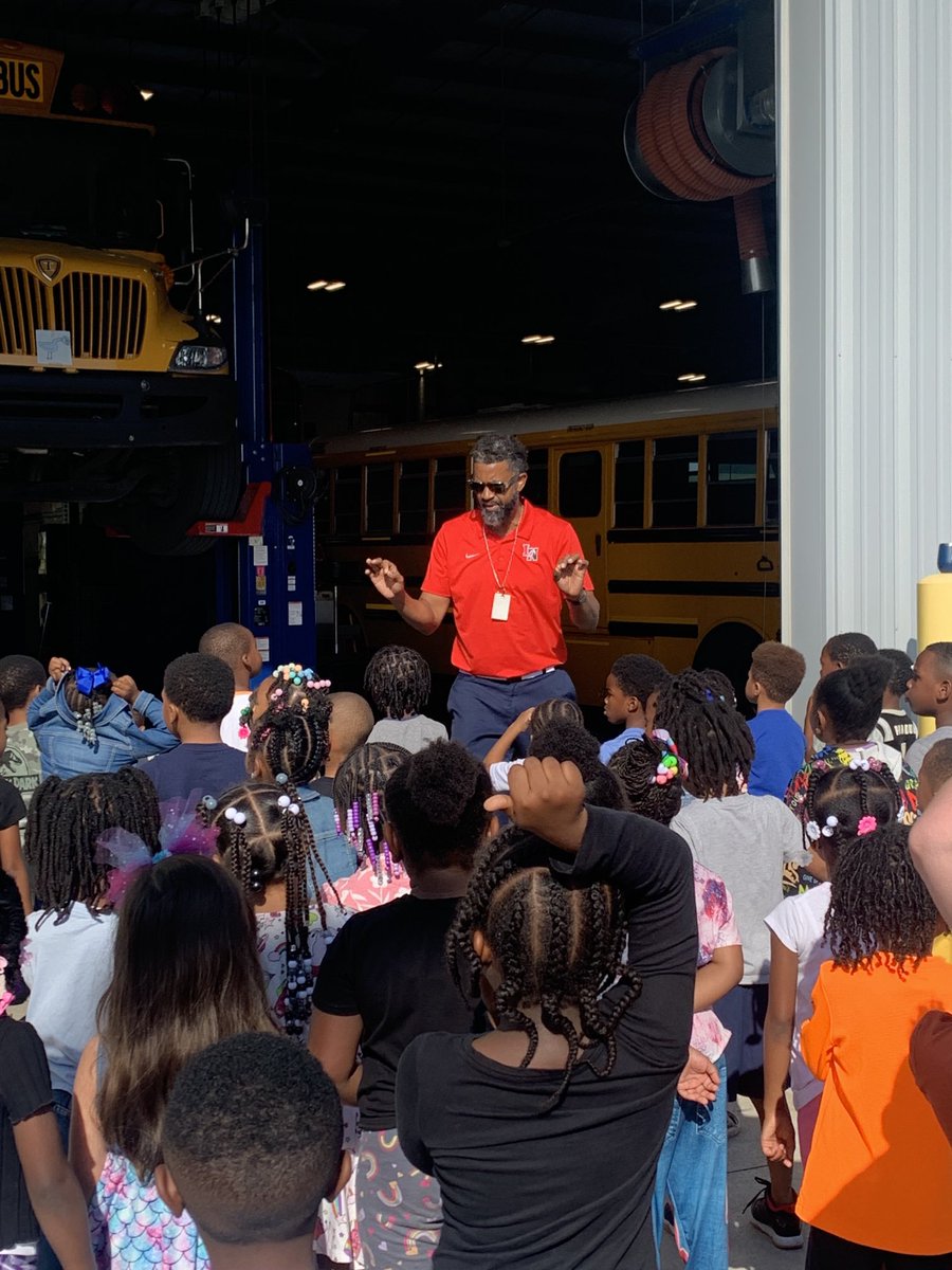 conni_davis's tweet photo. Last week the kindergarten students from ELC Winding Ridge had a great experience at the LT Transportation Hub!  Thank you Mr. White and the entire Team! ❤️ https://t.co/UlVSUcGyJk