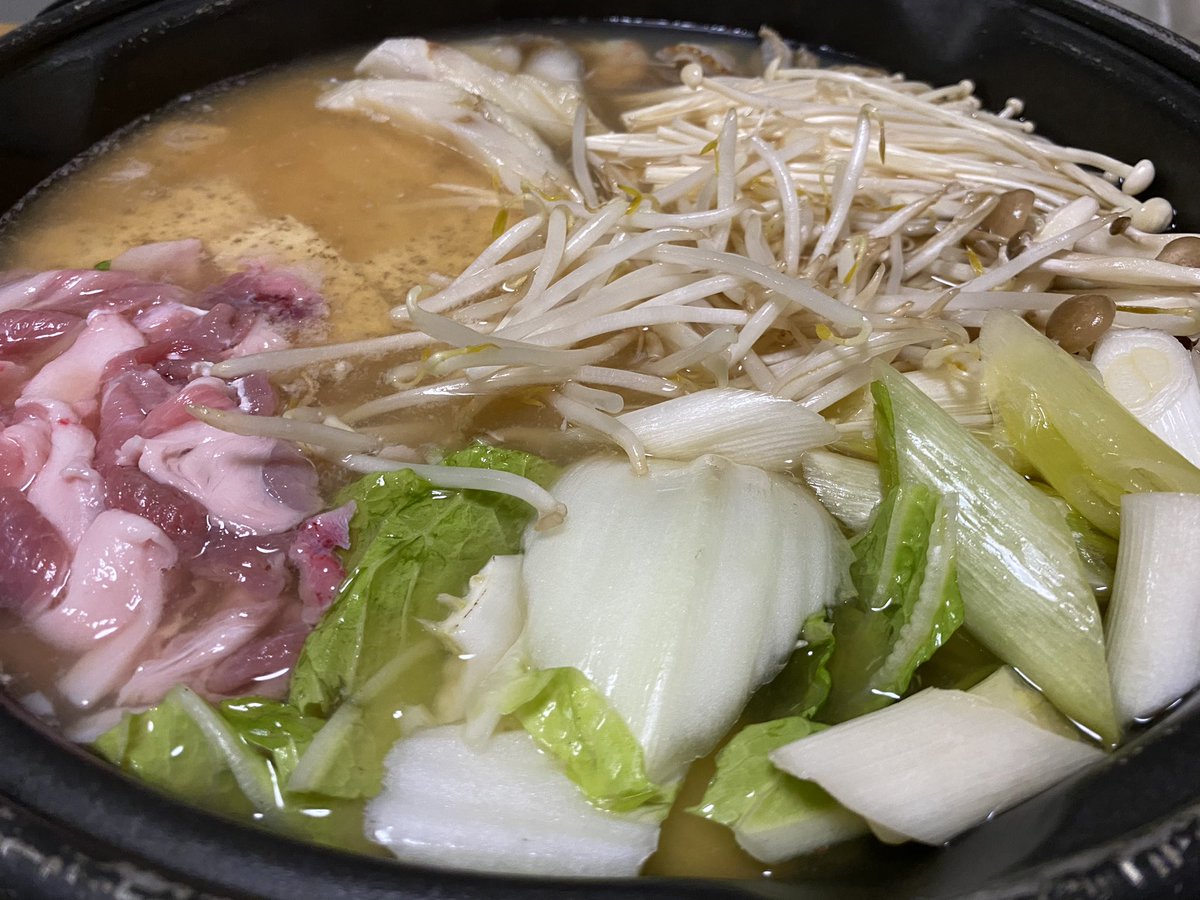 rau__02's tweet photo. ごちゃごちゃ寄せ鍋 https://t.co/nAmzt8viEK