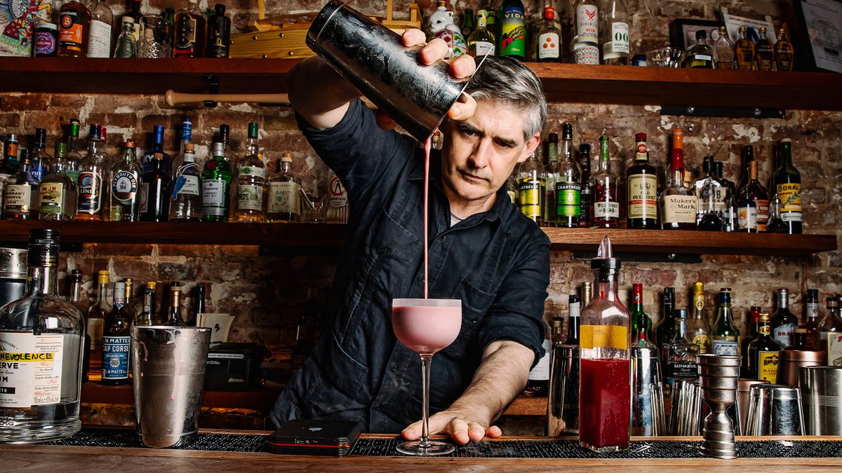 A Radio Telescope, a Centrifuge and a Hydraulic Press Walk into a Bar… dlvr.it/TDcnnp