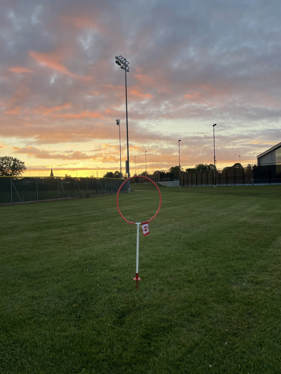 Got to love a sunrise set-up 🌅Disc golf on the agenda today in #physed
