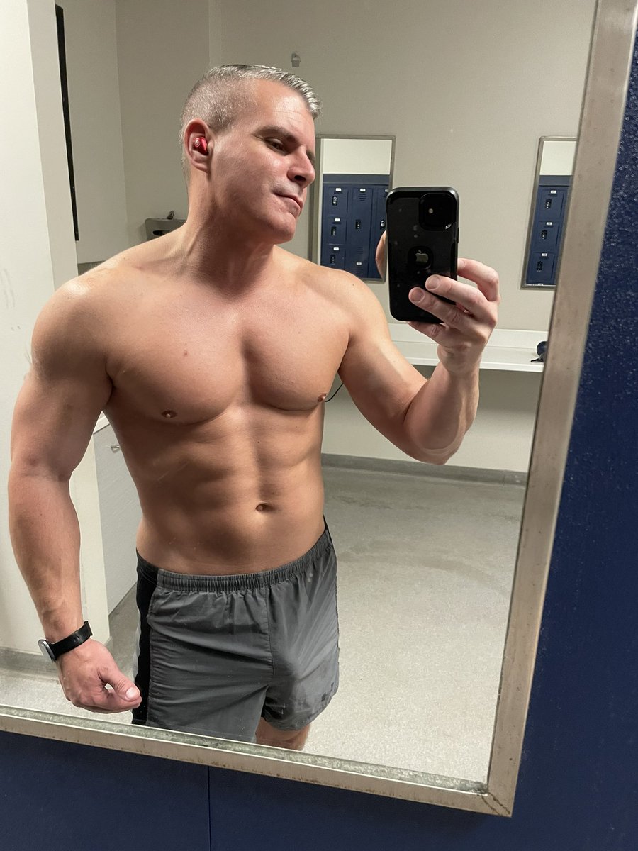 derek_jordanx's tweet photo. Happy Tuesday https://t.co/uHPK4EDs3X