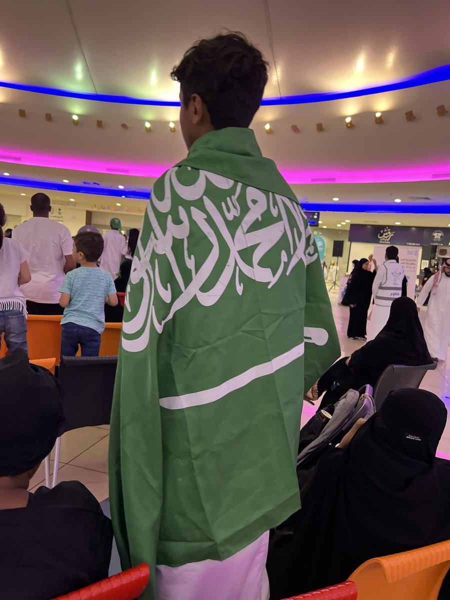 MallAlshat's tweet photo. مشاركة الاطفال في احتفالات الشاطئ مول ب #اليوم_الوطني_94 https://t.co/rmDjfbmYU0