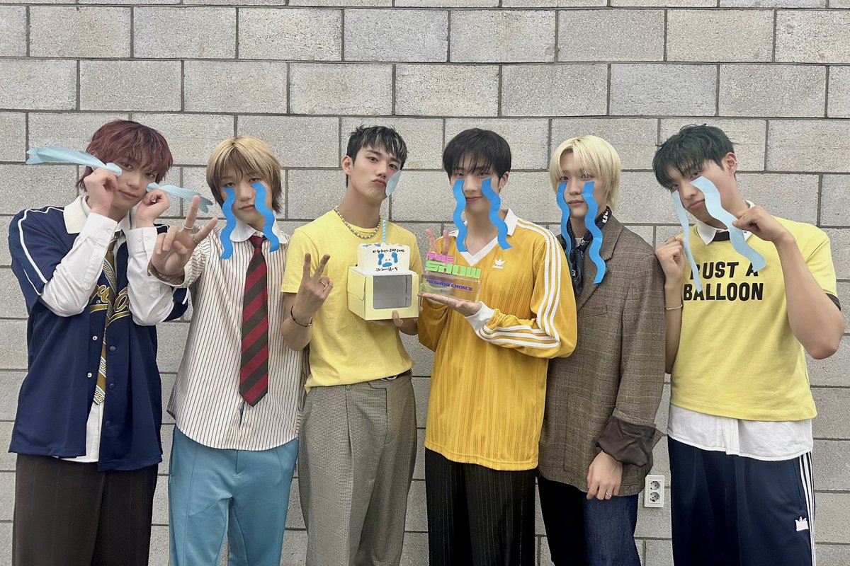 ceritanakhitz's tweet photo. [240924] The Show 🏆

air mata bahagia atas kemenangan kedua #P1Harmony hari ini! terima kasih atas kerja kerasnya p1ece, kita usahakan kemenangan selanjutnya di music bank 🙌
😭🎂🎊

#P1Harmony2ndWin 
#SADSONG1stWin https://t.co/5Ht019H6Ru