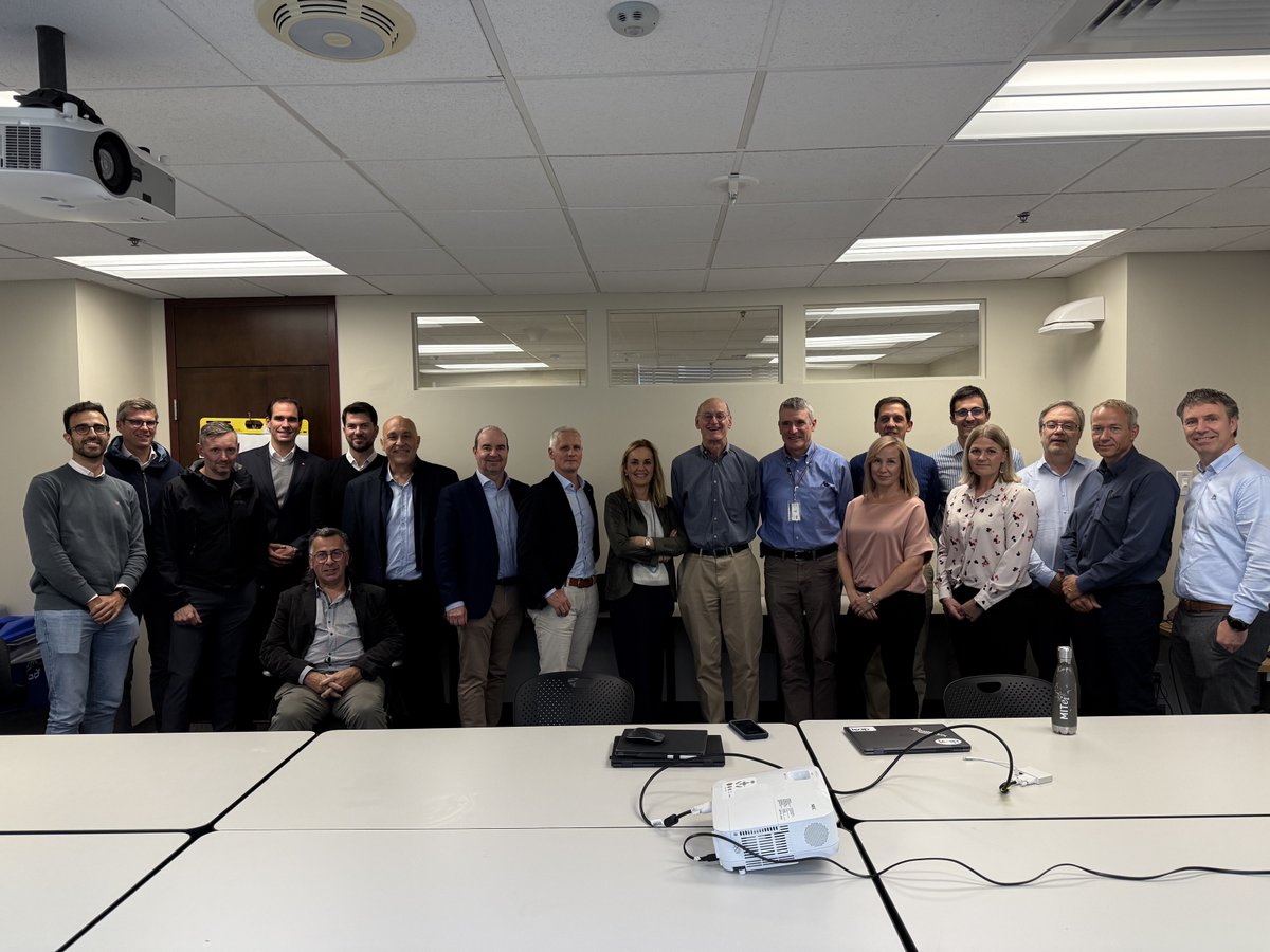GEODE_EU's tweet photo. Day 1 of #GEODE Study Trip in Boston was packed with insights:
📌At @Mass_DPU we discuss US #EnergyRegulation &amp; key challenges of the #EnergyTransition
📌At @MIT, we explored groundbreaking research on distribution systems and #GridTariffs
Thanks to our members for joining👏 https://t.co/FuVJOTRosj