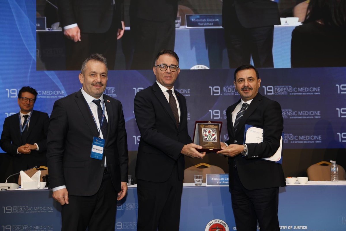 Bu yıl 19’uncusu  düzenlenen Uluslararası Katılımlı Adli Tıp Günlerine katılarak sağlık uygulama hatalarından kaynaklı hukuki sorunlar konulu oturuma başkanlık yaptık. Emeği geçen herkese teşekkür ediyorum.