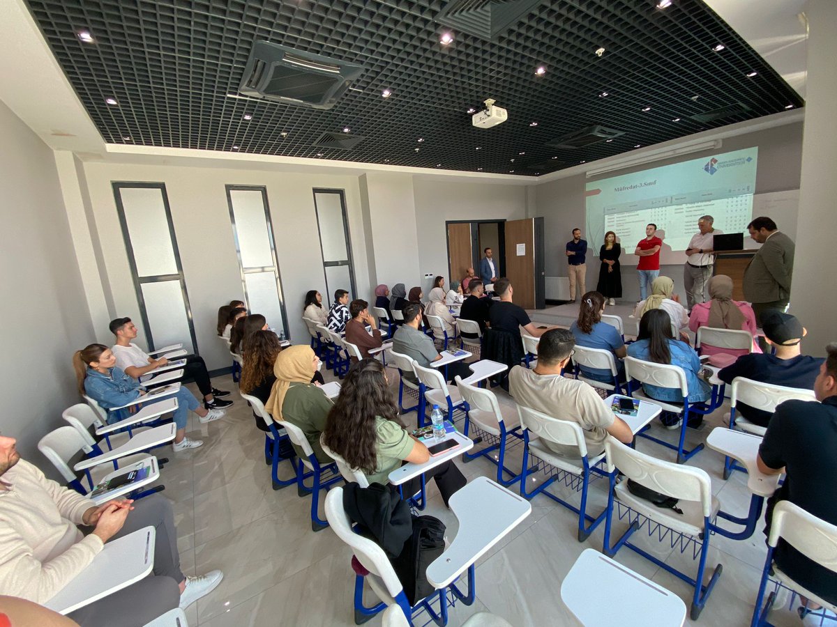 HKUEng's tweet photo. Mühendislik Fakültesi olarak yeni öğrencilerimizle bir araya geldik! 🎉

Akademik ve idari kadromuz eşliğinde, sınıflarımız, laboratuvarlarımız, Kalyon Garaj ve KALİTTO binası tanıtıldı.✨

Aramıza tekrardan hoş geldiniz!🎊💐
@hkunv 
@TurkayDereli https://t.co/dTfLUcaLiy