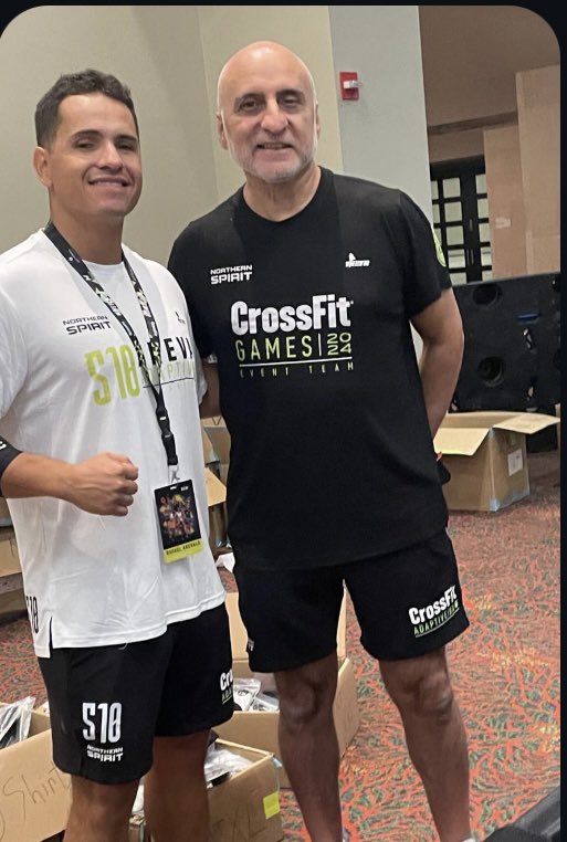 carl_arredondo's tweet photo. Big geek 5 days for me as I was a volunteer for the #adaptive @CrossFitGames in S.A, TX. I didn't get past the semi-finals to compete so I volunteered. Met some of the best #visuallyimpaired athletes from around the world. #wheelwod #adaptivegames https://t.co/fG9b2q4dFe