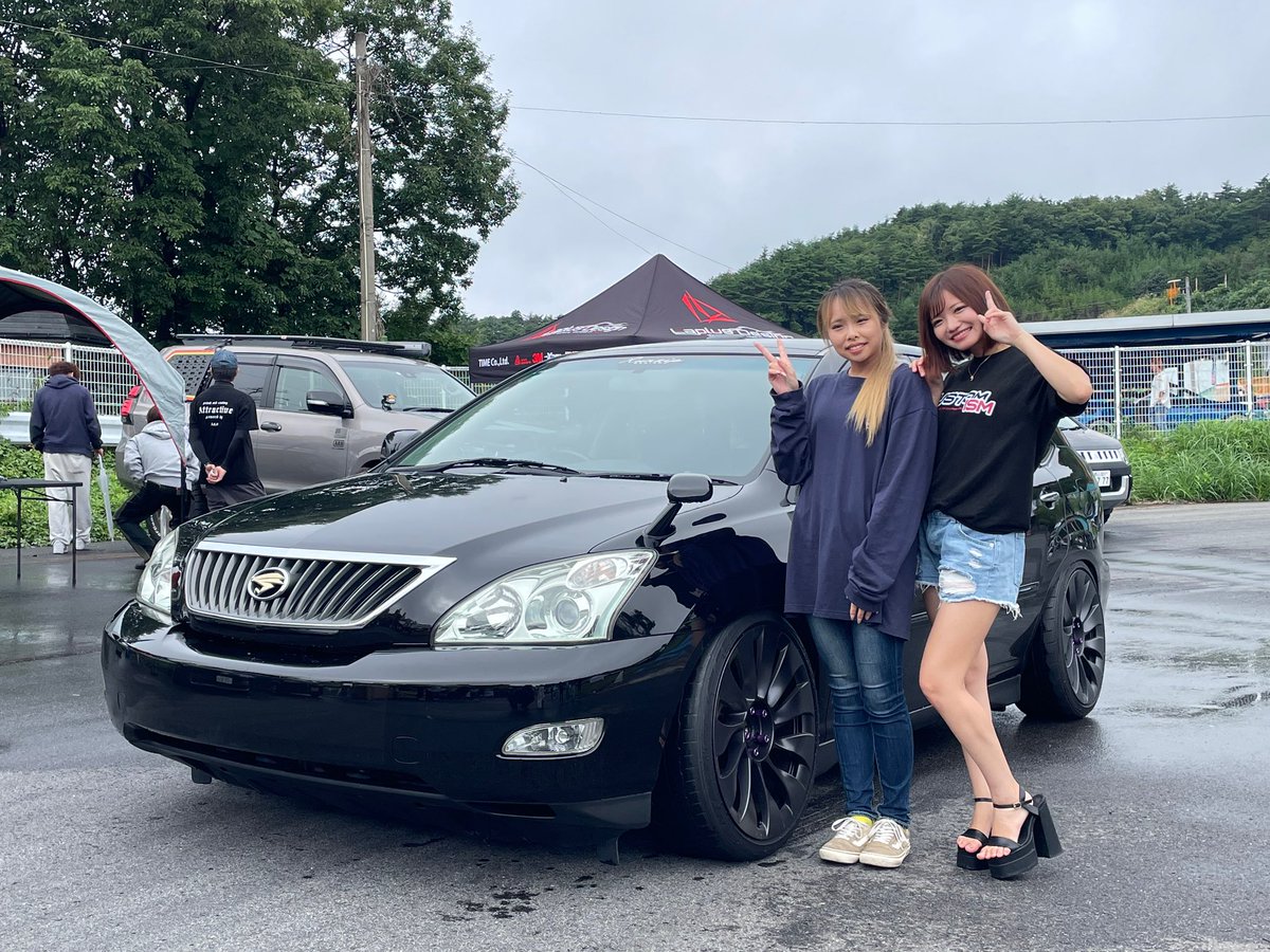 mi__nk318's tweet photo. ぼーろちゃん🤍❗️1年ぶりに会えて覚えててくれたの嬉しすぎた~🥺しかもツーショ撮ろ!って言ってくれた、優しすぎる🥹💖
トロフィー受け取る時、泣きそうって言ってくれて私までうるうる🥹🥹
また会えますように!!!
#カスタムイズム #リンクサーキット #customism @harrier_0002 @custom_ism https://t.co/Lbr7WnBYLq
