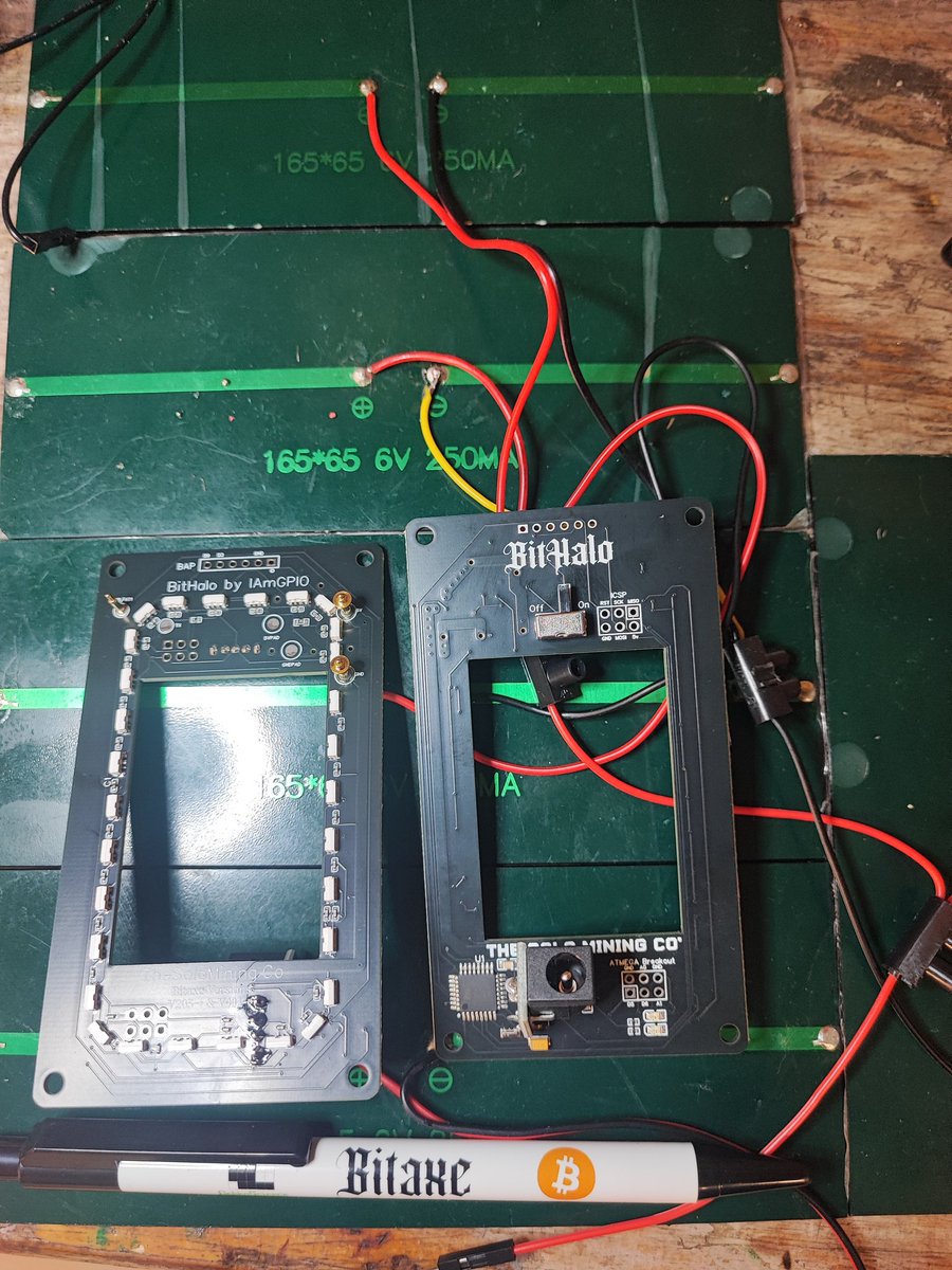 Silexperience's tweet photo. New #Bitaxe project in progress 🚧

Thanks to @TheSoloMiningCo  👑 to enlighten us with #BitHalo Supra 🔥 401 https://t.co/Ok4bp5hw6E