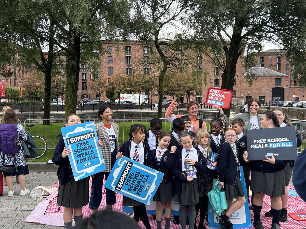 Must be the cutest protest ever! #Lab24