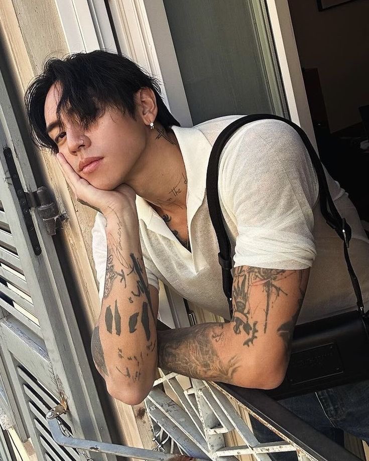 It’s my first time in Milan, but I already know I’ll be back. The city’s got this perfect mix of old-school charm and modern style that grabs me as soon as I get here.