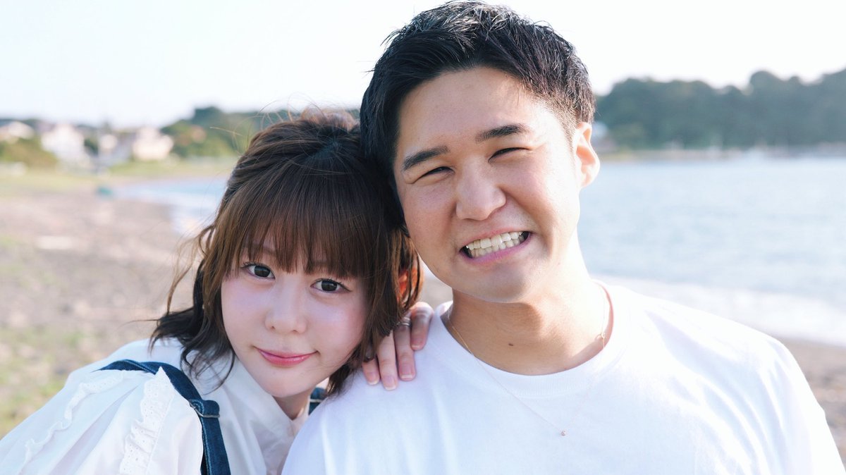 kyokasan01's tweet photo. 結婚しました😊💍

投稿してない期間など
ご心配お掛けしました。

私が笑えなかった時、ずっと近くに居てくれた人です。
いや、ちょっと美化してるかもしれません。

うん、美化しすぎか。

なんじゃこいつ。
ただ隣に居ただけやんけ！！！

ということで、夫婦共々
よろしゅうお願いいたしますぅ https://t.co/Haqm2w3M5f