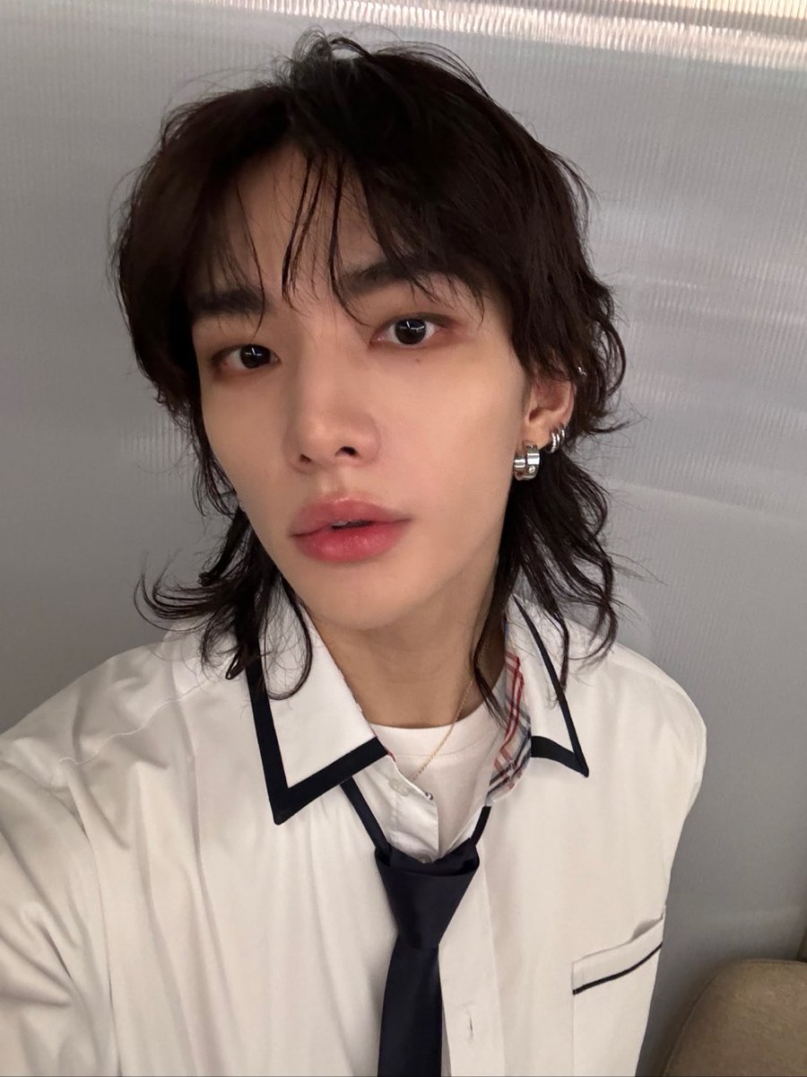 hyunjin pics tweet media