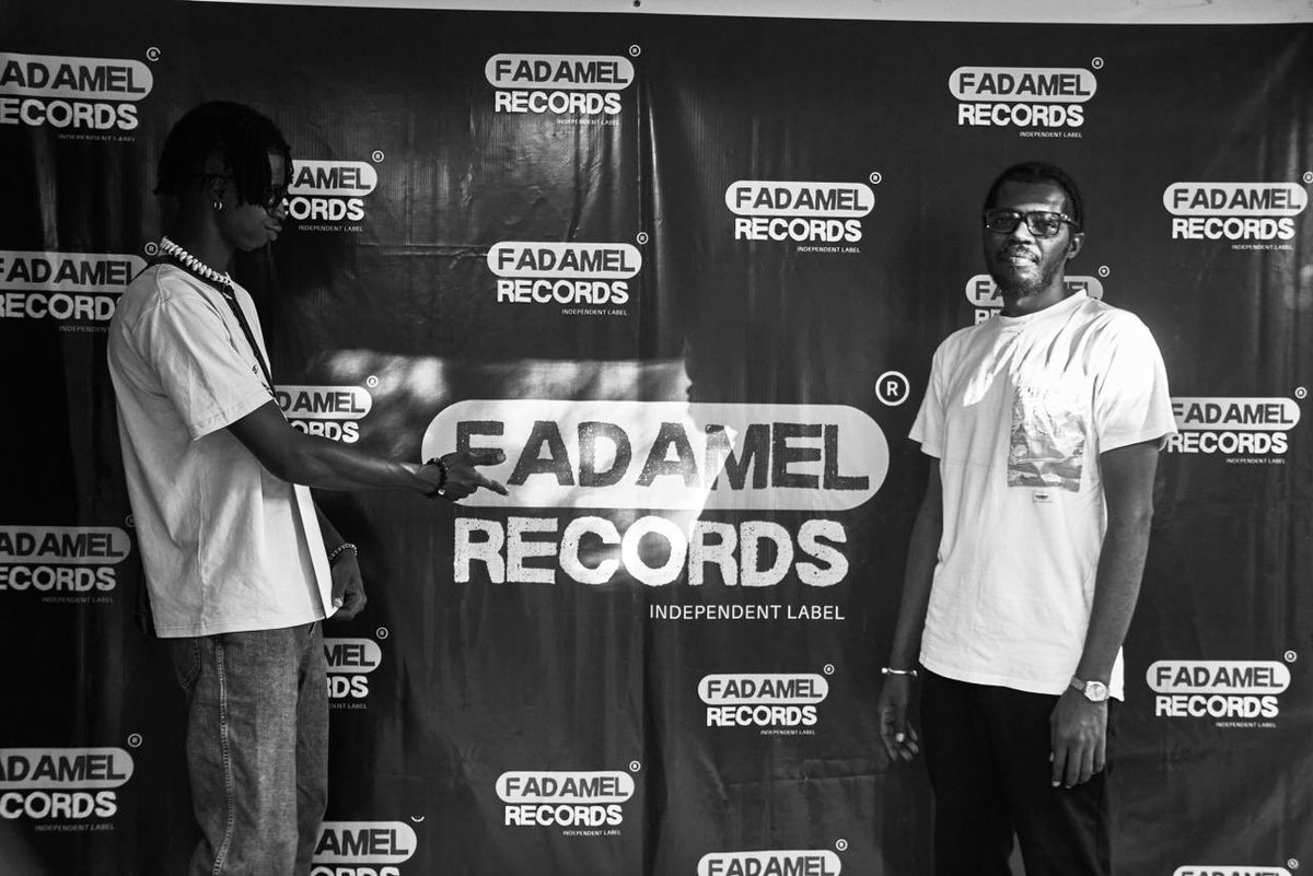 MegaOne116244's tweet photo. MegaNation je vous avais promis de bonne chose🙂 heureux ce matin de vous annoncer ma signature avec le label Fadamel Records pour un meilleur rendu de ce que je fais😎 je vous promets du lourds dans peu de temps. https://t.co/cCaRwo5zU8