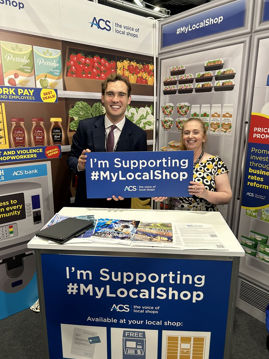 ACS_LocalShops's tweet photo. Thank you @TufnellHenry for stopping by our stand at Labour Conference and catching up with Fiona from @StoresTenby - one of the 120 stores in Mid and South Pembrokeshire https://t.co/Tn3I5Zydfx