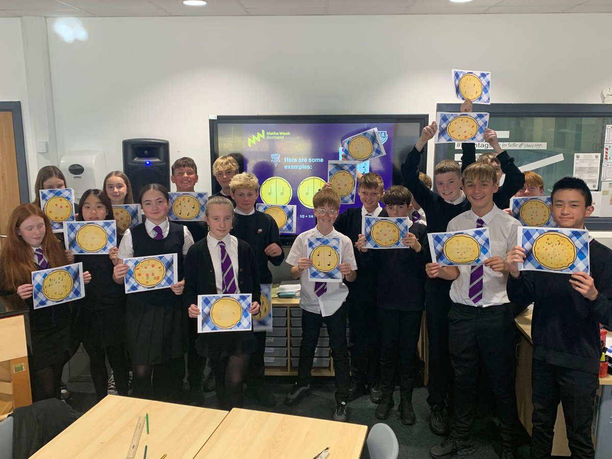 2.4 &amp; 2.7 making pizzas with music notes for Maths Week! <a href="/ClydeviewMaths/">Clydeview Maths Dept.</a> <a href="/clydeview_a/">Clydeview Academy</a> @mathsweekscot #creativity #determination