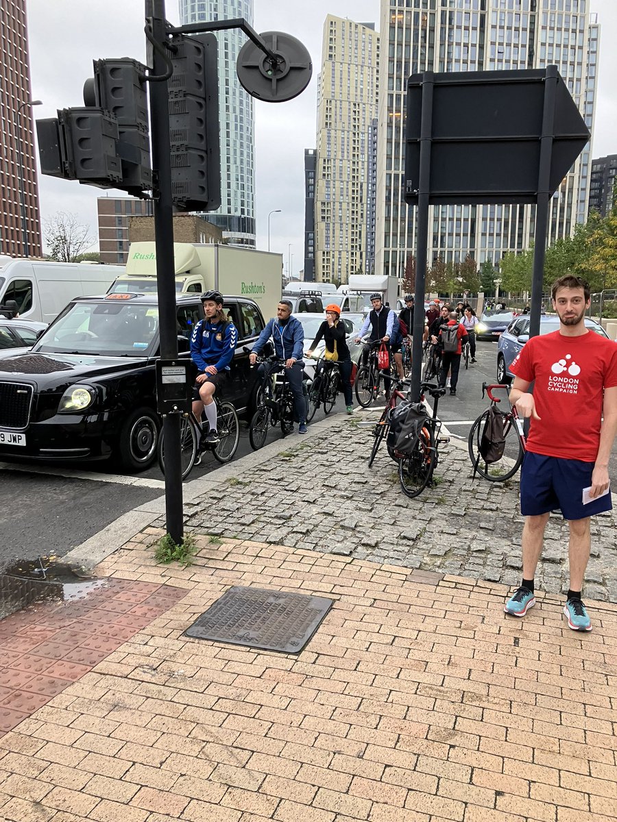 Wandsworth Cycling (@wandscycling) on Twitter photo Sooooo many cyclists at the Vauxhall gyratory this morning 🚴♀️😍 …. Soooooo little infrastructure for them !!  😭😭. Everyone we spoke to wanted to see changes here ⤵️ Sooooo many cyclists at the Vauxhall gyratory this morning 🚴♀️😍 …. Soooooo little infrastructure for them !!  😭😭. Everyone we spoke to wanted to see changes here ⤵️