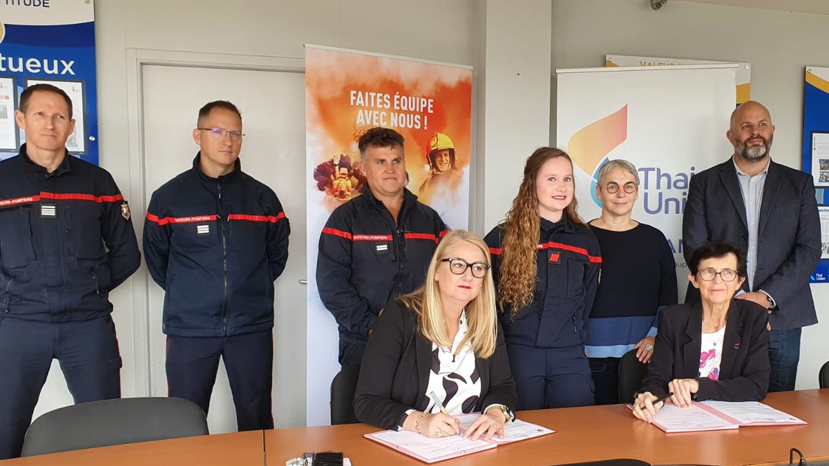 sdis29's tweet image. Signature ce matin à Quimper d'une convention pour renforcer la disponibilité d'un sapeur-pompier volontaire du centre d'incendie et de secours de Quimper entre le #SDIS29 et l'entreprise #MerAlliance.