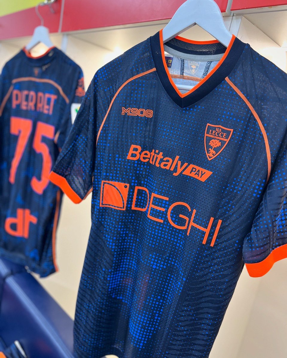 OfficialUSLecce's tweet photo. 🏆#LecceSassuolo #CoppaItaliaFrecciarossa Tutto pronto per i nostri ragazzi in campo alle 16:00 al Via del Mare #ASud #avantilecce https://t.co/5eMLhWNAet