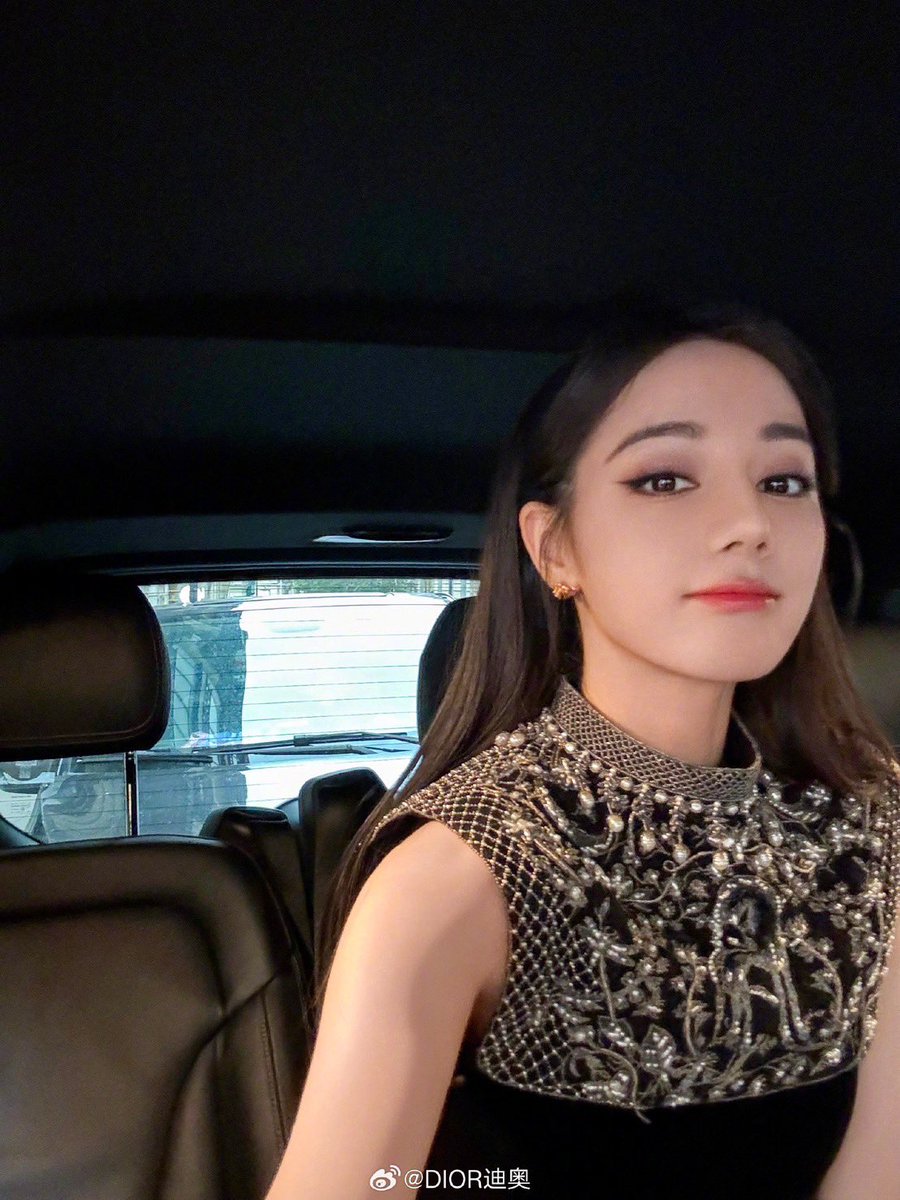 อั้ยเร่อปานี้คือน่ารักไม่จืดจางจิงๆ หลงค่ะ #DilrabaXDiorSS25
Dilraba Dior PFW2024