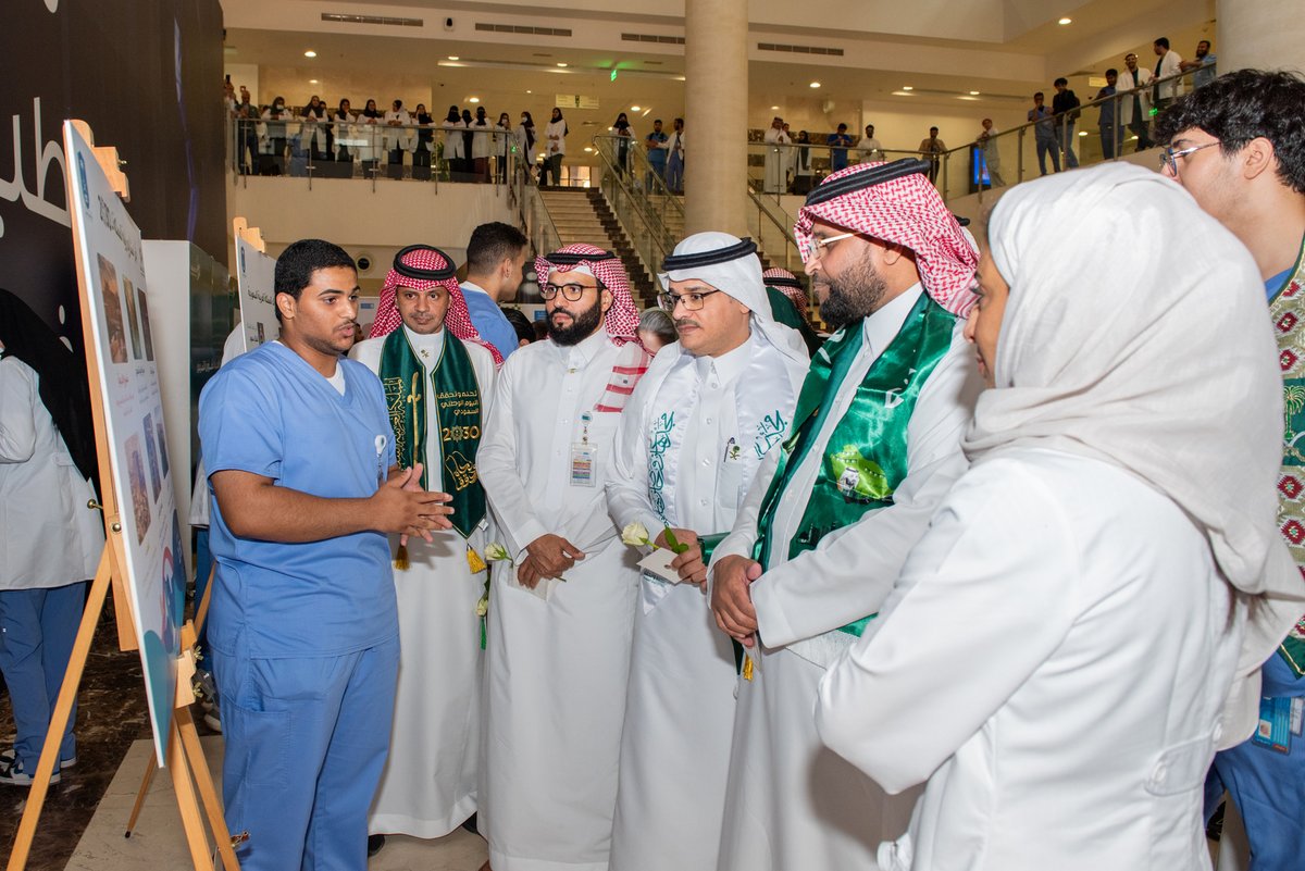 ksumedicalcity's tweet photo. جانب من احتفال مستشفى طب الأسنان الجامعي وكلية طب الأسنان ��ي الجامعة بـ #اليوم_الوطني_السعودي_94 🇸🇦 .

⁧#نحلم_ونحقق https://t.co/X4TJuTB71T