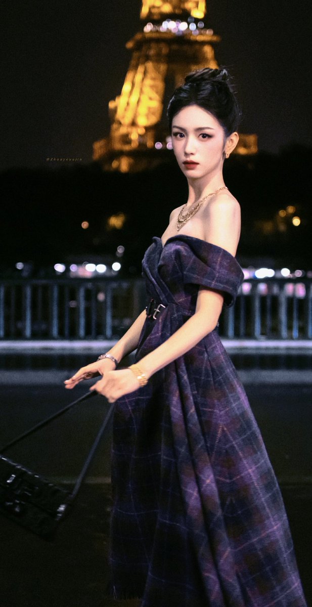 chanshi1122's tweet photo. You have a unique charm that draws everyone in.✨

- ZHOUYE AT DIOR PFW 25

#DiorSS25xZhouye #DiorSS25 #ZhouYe @Dior https://t.co/d9RlaBDStO